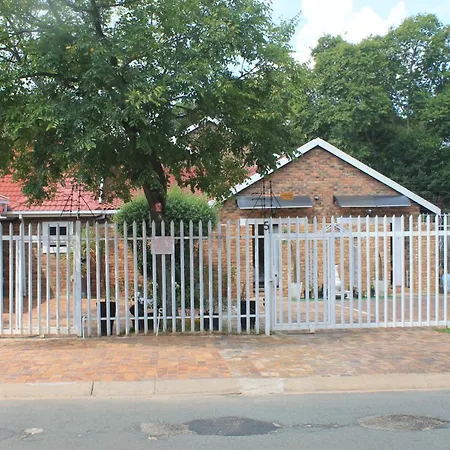 Urrr Casa On Msasa Apartment Randburg Exterior photo